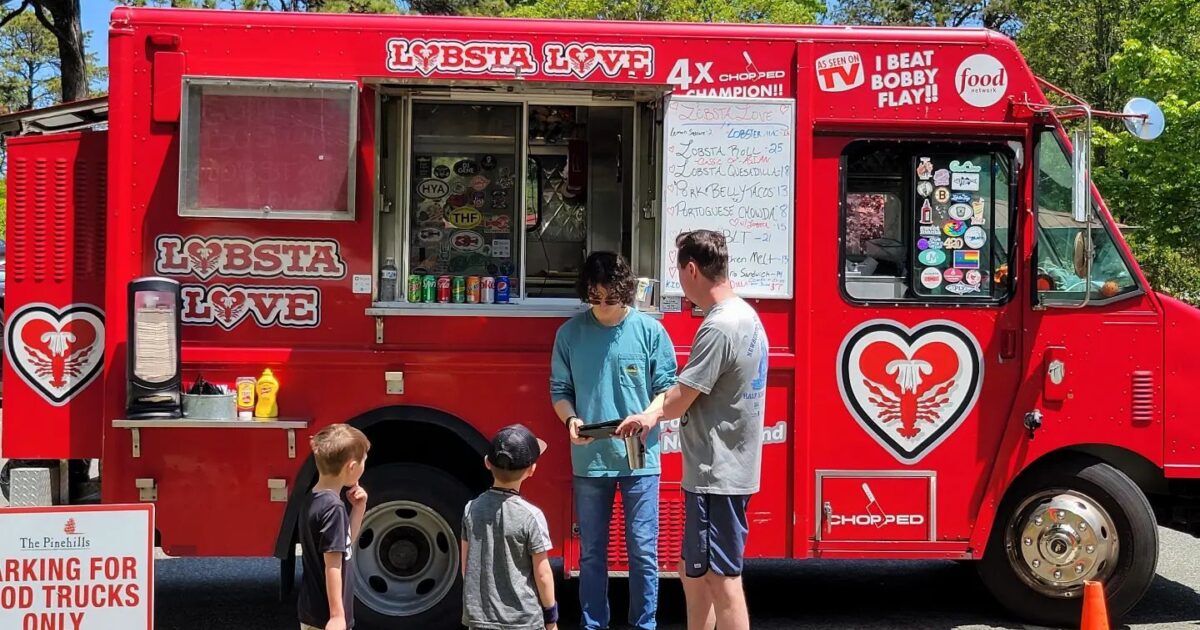 Lobsta Love Food Truck - The Pinehills